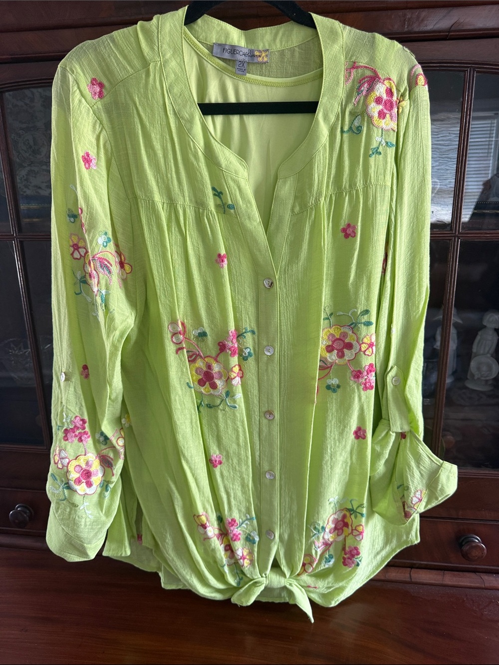 Figueroa & flowers Lime Green Floral Button-Down Tie Hem Shirt